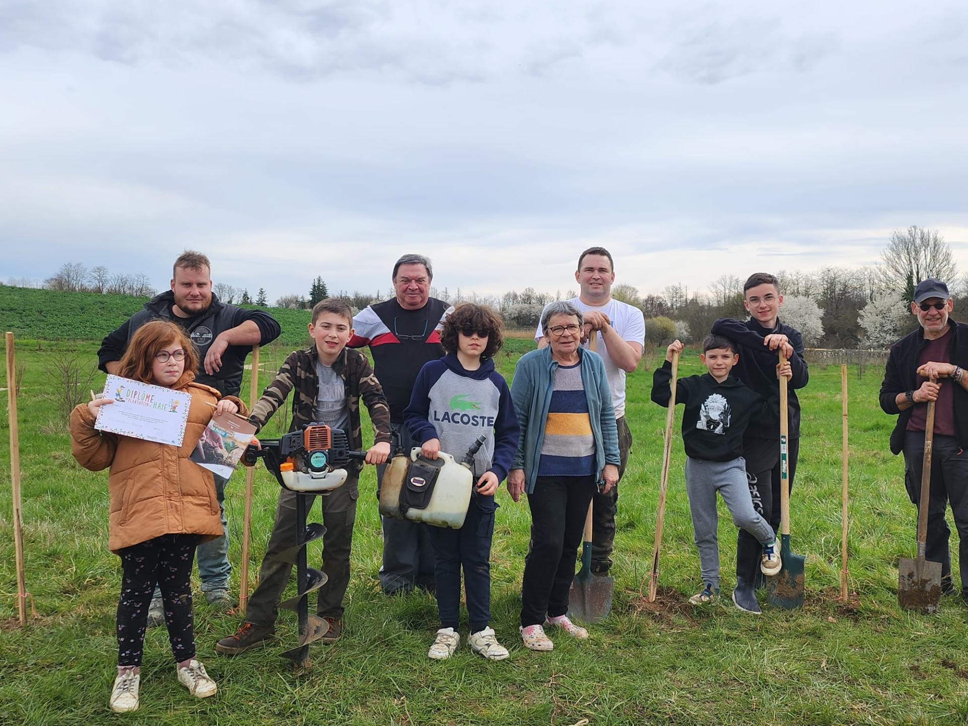 Plantation d'une haie à Romange